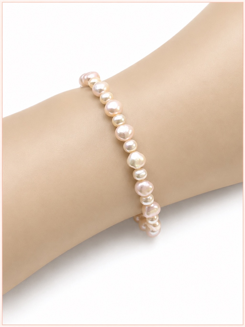 EUC Faux Pearl Stretch Bracelet Elastic Beaded Classic Everyday - Picture 3 of 4